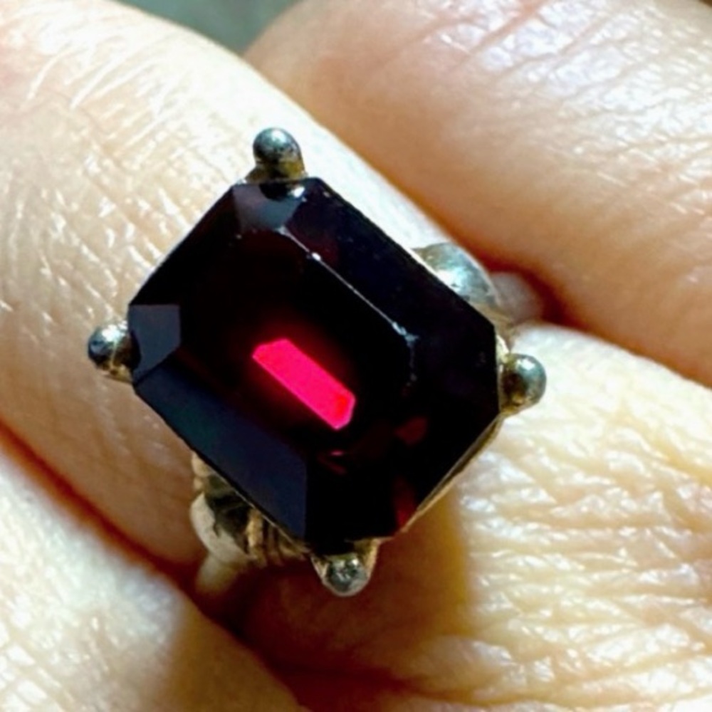 Ruby 4ct Vintage Gemstone Ring - image 1